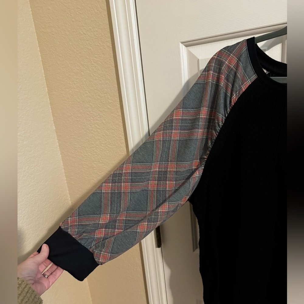 Cato Plus Knit Top Pink Green Plaid Long Sleeves Size 18/20W 2X - Picture 3 of 8